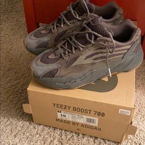 Yeezy Boost 700 V2 ‘Geode’